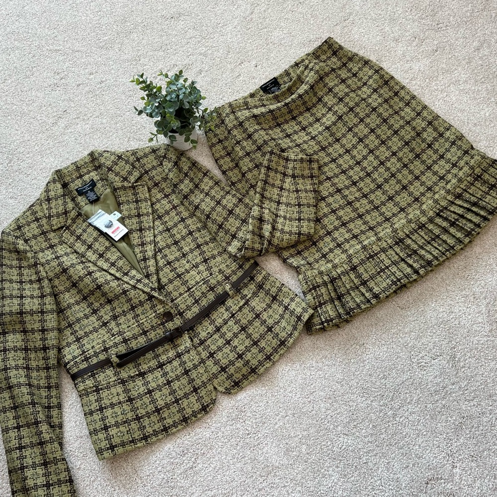 Women’s - Two Piece - Suit - Picture 3 of 15